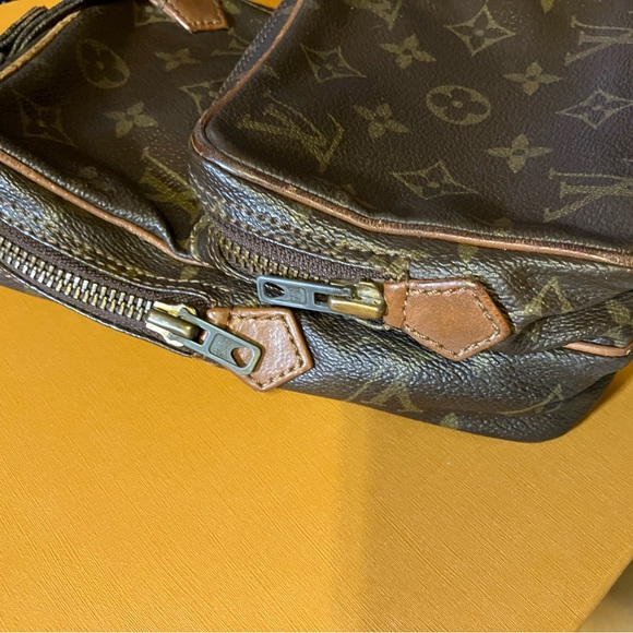 Louis Vuitton Monogram Mini Amazon Crossbody Unisex - Picture 7 of 13